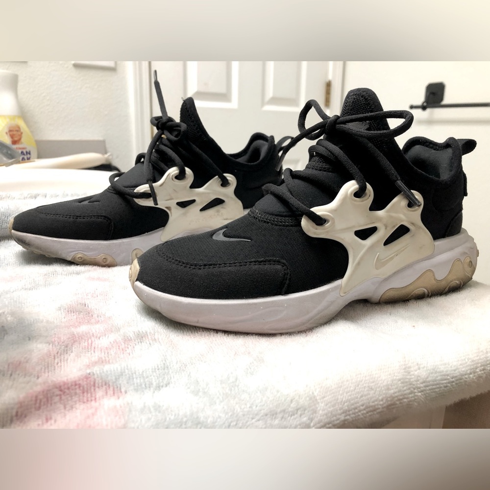 Nike React Presto 5Y (Womens 7.5)